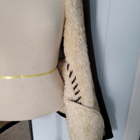 Coat. Faux suede/Fur Liz Claiborne Coat - Picture 6 of 9
